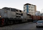 Trânsito travado no Centro: Trem para após maquinista evitar atropelamento na Jove Soares