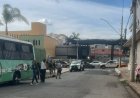 EM FUGA - Motoqueiro foge da  polícia em alta velocidade
