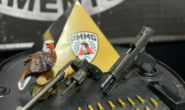População denuncia e  PM apreende armas e munição