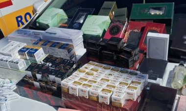 PMR apreende medicamentos proibidos e produtos contrabandeados na MG-050; suspeita foi presa