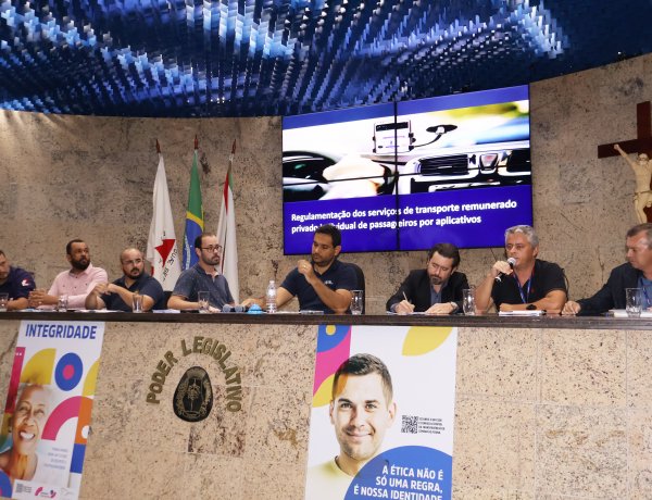 REGULAMENTAÇÃO NECESSÁRIA - Transporte individual de passageiros em debate