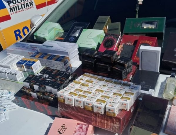 PMR apreende medicamentos proibidos e produtos contrabandeados na MG-050; suspeita foi presa