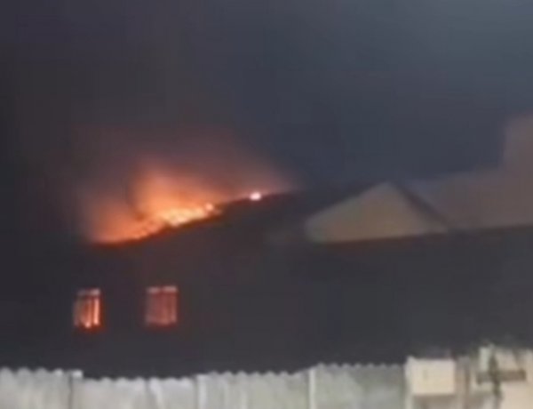 Incêndio atinge imóvel no bairro Garcias em Itaúna