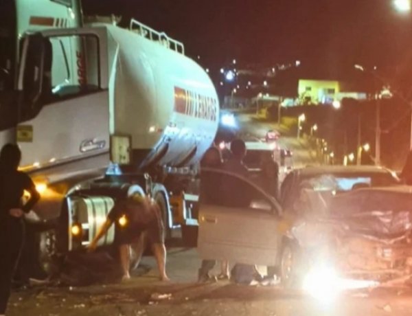 Acidente na Avenida Norte-Sul deixa três pessoas feridas em Bom Despacho