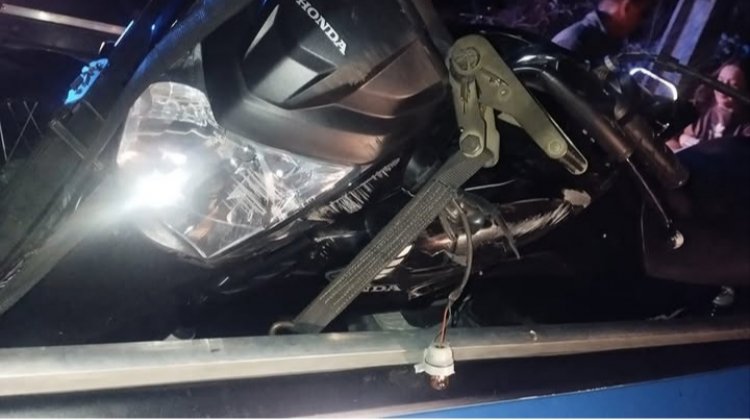 Acidente na MG-050 em Itaúna deixa jovem ferida após queda de moto