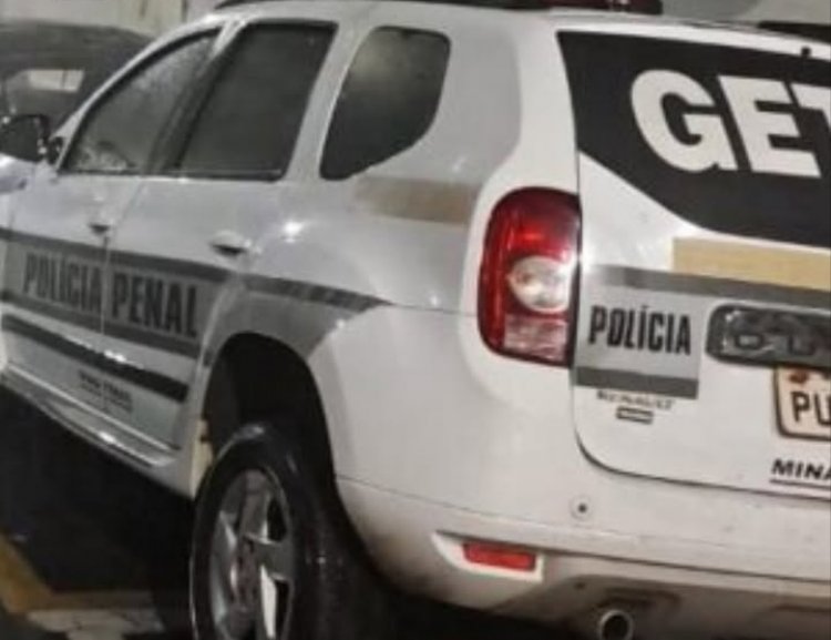 Homem ataca viatura da Polícia Penal com pedradas em Itaúna e termina detido