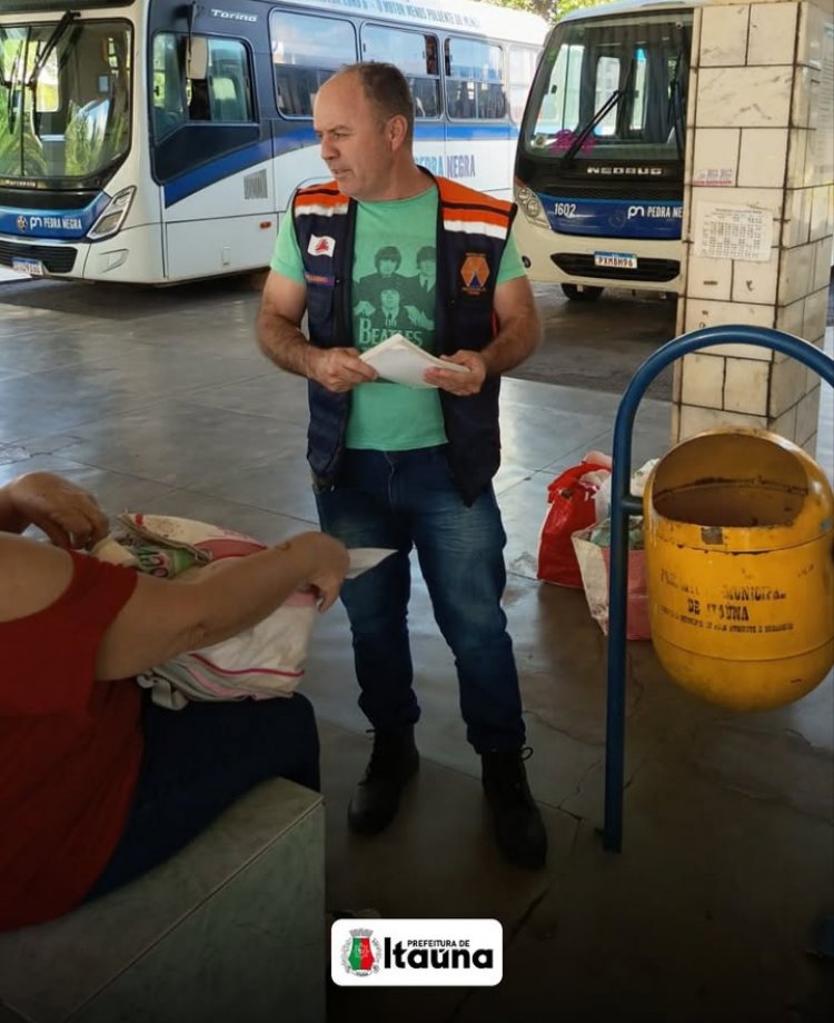 Defesa Civil de Itaúna realiza campanha educativa na rodoviária e pontos de grande movimento