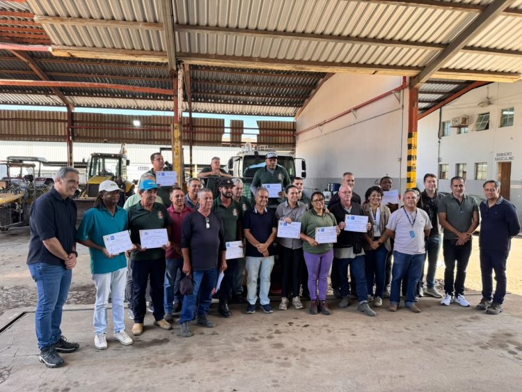 CERTIFICAÇÃO - Servidores capacitados recebem diplomas