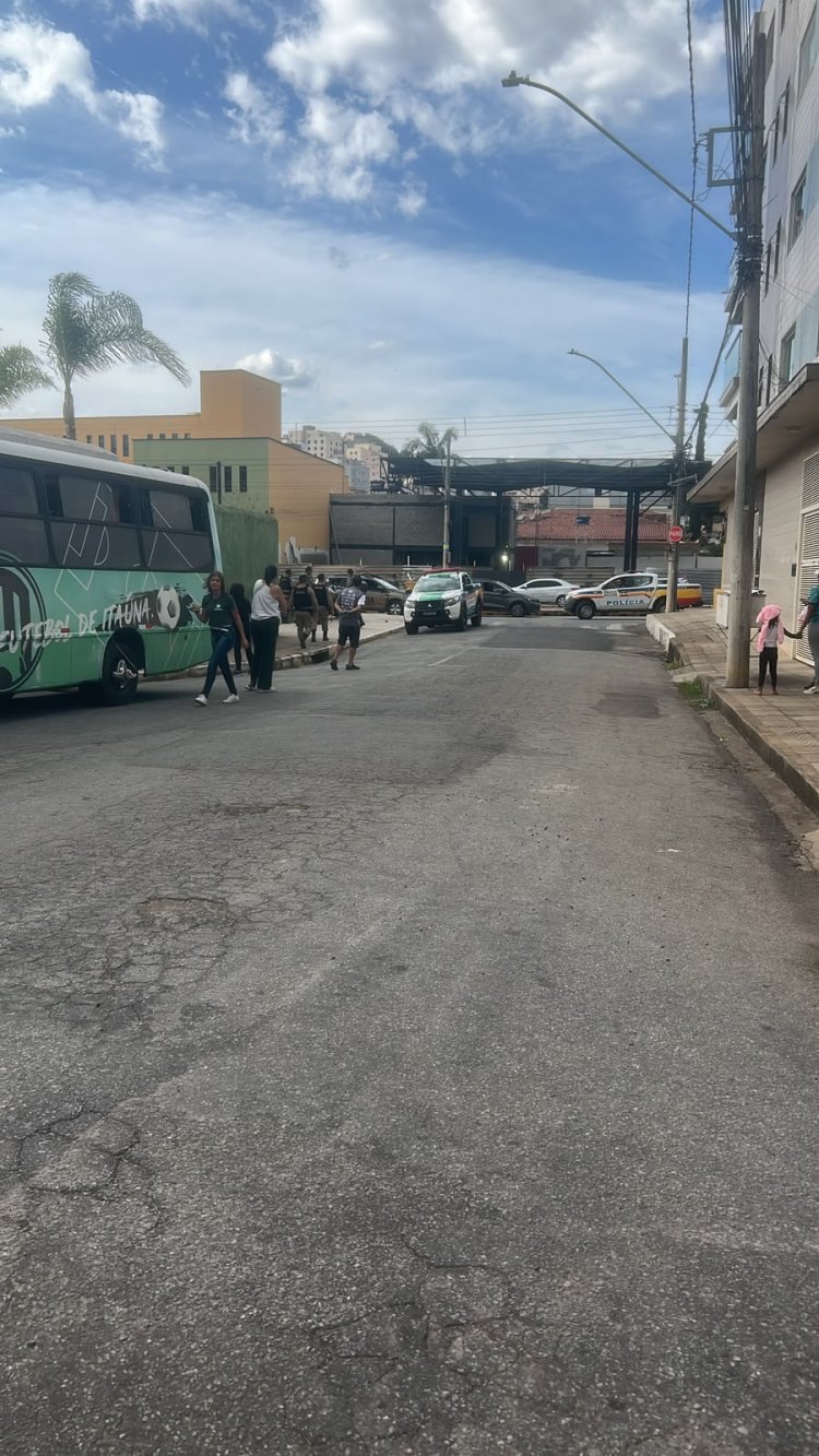 Fuga em alta velocidade mobiliza Polícia Militar na Avenida Jove Soares neste domingo