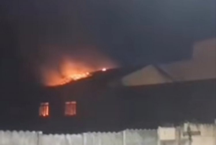 Incêndio atinge imóvel no bairro Garcias em Itaúna